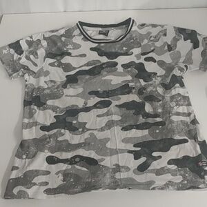 Southpole Authentic Collection Men's T- Shirt Size LG Gray and White